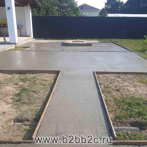 МВА-Консалт: заливка бетоном оснований дорожек и площадок на участке для последующего мощения природной или искусственной брусчаткой